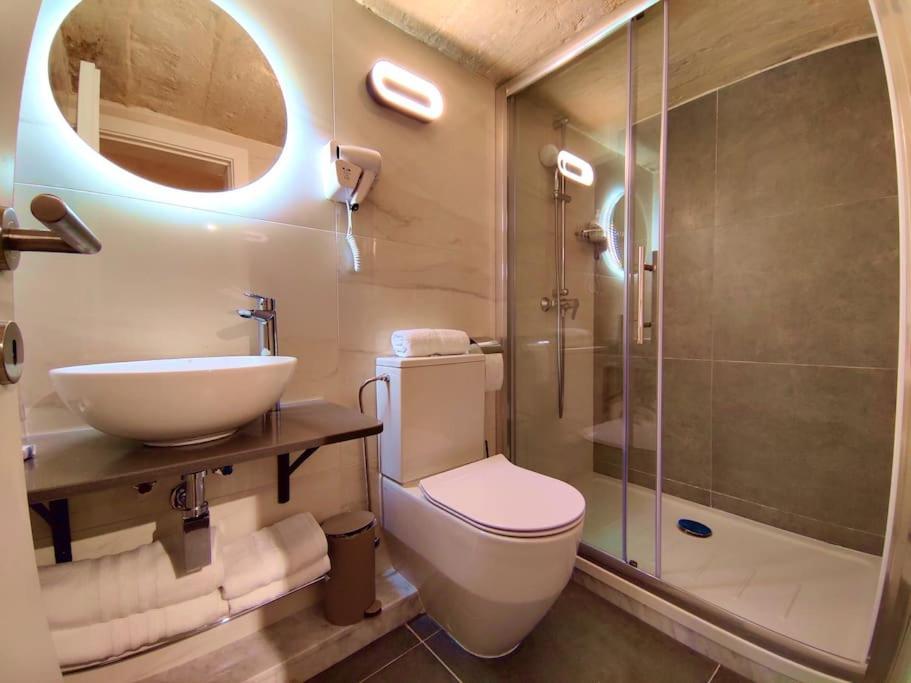 Coast 52 Savynomad Harbour Residences Wow Views วัลเลตตา ภายนอก รูปภาพ